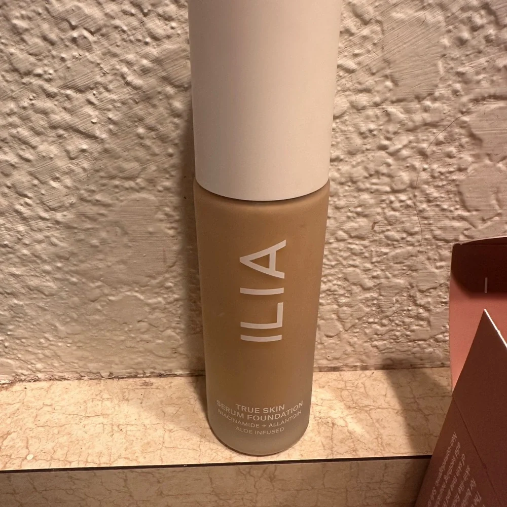 ILIA True Skin Serum Foundation - Cozumel